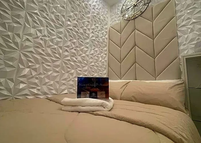 酒店 100mbps Net,unli Netflix In 75 Inch Tv In Living & Theater In *