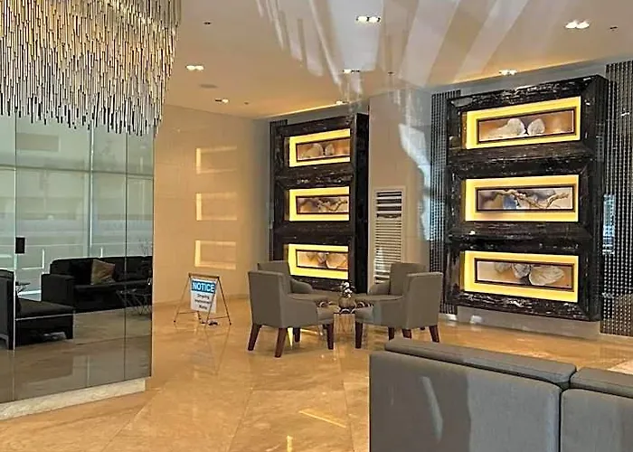 100mbps Net,unli Netflix In 75 Inch Tv In Living & Theater In 酒店 马尼拉