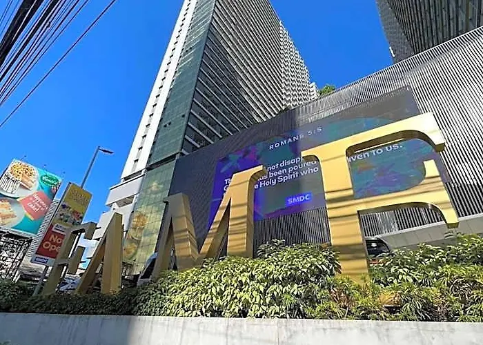 酒店 100mbps Net,unli Netflix In 75 Inch Tv In Living & Theater In